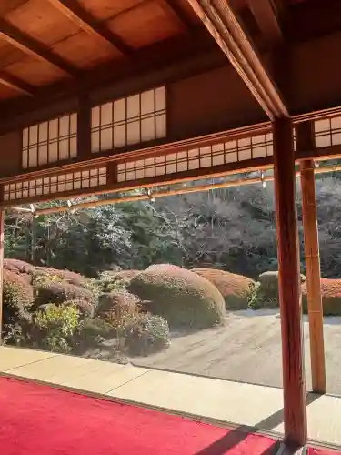 詩仙堂（丈山寺）の{uncategorized: "未分類", other: "その他", undefined: "問題あり", building: "その他建物", grave: "お墓", sacred_gate: "鳥居", guardian: "狛犬", statue: "像", buddha: "仏像", history: "歴史", nature: "自然", garden: "庭園", animal: "動物", pagoda: "塔", temizu: "手水舎", mountain_gate: "山門・神門", sanctuary: "本殿・本堂", subordinate: "末社・摂社", art: "芸術", scenery: "景色", jizo: "地蔵", ema: "絵馬", goshuin: "御朱印", omikuji: "おみくじ", items: "授与品その他", amulet: "お守り", goshuincho: "御朱印帳", eats: "食事", festival: "お祭り", votive_dance: "神楽", shichigosan: "七五三参", wedding: "結婚式", experience: "体験その他", initially: "初詣", around: "周辺", anti_infection: "感染症対策"}