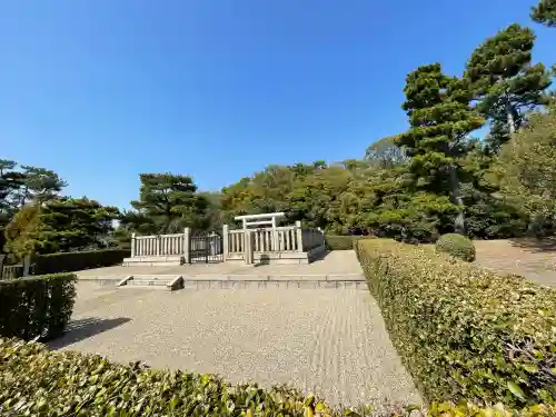 反正天皇陵（百舌鳥耳原北陵）の{uncategorized: "未分類", other: "その他", undefined: "問題あり", building: "その他建物", grave: "お墓", sacred_gate: "鳥居", guardian: "狛犬", statue: "像", buddha: "仏像", history: "歴史", nature: "自然", garden: "庭園", animal: "動物", pagoda: "塔", temizu: "手水舎", mountain_gate: "山門・神門", sanctuary: "本殿・本堂", subordinate: "末社・摂社", art: "芸術", scenery: "景色", jizo: "地蔵", ema: "絵馬", goshuin: "御朱印", omikuji: "おみくじ", items: "授与品その他", amulet: "お守り", goshuincho: "御朱印帳", eats: "食事", festival: "お祭り", votive_dance: "神楽", shichigosan: "七五三参", wedding: "結婚式", experience: "体験その他", initially: "初詣", around: "周辺", anti_infection: "感染症対策"}