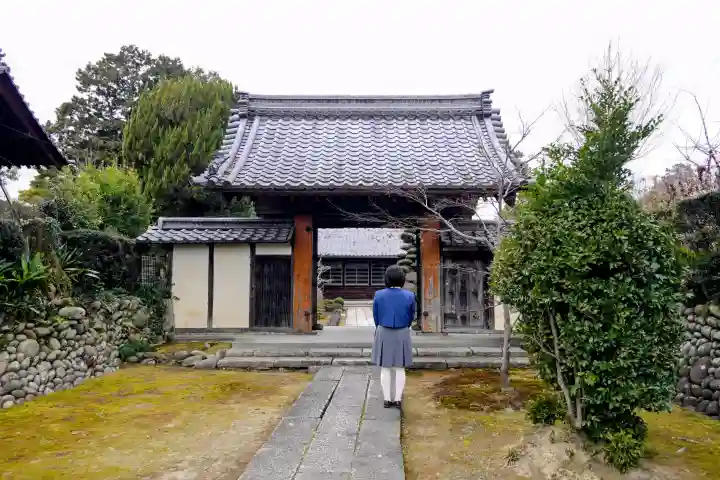 徳法寺の山門・神門