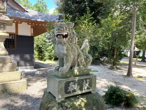 井手神社の狛犬