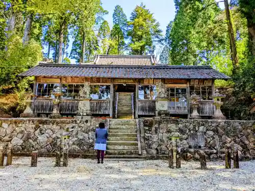 白山比咩神社の本殿