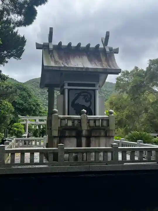 尖閣神社の{uncategorized: "未分類", other: "その他", undefined: "問題あり", building: "その他建物", grave: "お墓", sacred_gate: "鳥居", guardian: "狛犬", statue: "像", buddha: "仏像", history: "歴史", nature: "自然", garden: "庭園", animal: "動物", pagoda: "塔", temizu: "手水舎", mountain_gate: "山門・神門", sanctuary: "本殿・本堂", subordinate: "末社・摂社", art: "芸術", scenery: "景色", jizo: "地蔵", ema: "絵馬", goshuin: "御朱印", omikuji: "おみくじ", items: "授与品その他", amulet: "お守り", goshuincho: "御朱印帳", eats: "食事", festival: "お祭り", votive_dance: "神楽", shichigosan: "七五三参", wedding: "結婚式", experience: "体験その他", initially: "初詣", around: "周辺", anti_infection: "感染症対策"}