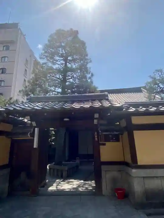 源妙院の山門・神門