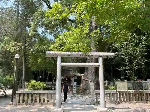 伊弉諾神宮の{uncategorized: "未分類", other: "その他", undefined: "問題あり", building: "その他建物", grave: "お墓", sacred_gate: "鳥居", guardian: "狛犬", statue: "像", buddha: "仏像", history: "歴史", nature: "自然", garden: "庭園", animal: "動物", pagoda: "塔", temizu: "手水舎", mountain_gate: "山門・神門", sanctuary: "本殿・本堂", subordinate: "末社・摂社", art: "芸術", scenery: "景色", jizo: "地蔵", ema: "絵馬", goshuin: "御朱印", omikuji: "おみくじ", items: "授与品その他", amulet: "お守り", goshuincho: "御朱印帳", eats: "食事", festival: "お祭り", votive_dance: "神楽", shichigosan: "七五三参", wedding: "結婚式", experience: "体験その他", initially: "初詣", around: "周辺", anti_infection: "感染症対策"}