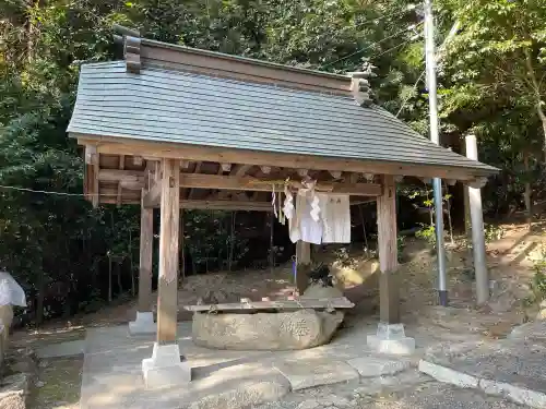 安吉神社の{uncategorized: "未分類", other: "その他", undefined: "問題あり", building: "その他建物", grave: "お墓", sacred_gate: "鳥居", guardian: "狛犬", statue: "像", buddha: "仏像", history: "歴史", nature: "自然", garden: "庭園", animal: "動物", pagoda: "塔", temizu: "手水舎", mountain_gate: "山門・神門", sanctuary: "本殿・本堂", subordinate: "末社・摂社", art: "芸術", scenery: "景色", jizo: "地蔵", ema: "絵馬", goshuin: "御朱印", omikuji: "おみくじ", items: "授与品その他", amulet: "お守り", goshuincho: "御朱印帳", eats: "食事", festival: "お祭り", votive_dance: "神楽", shichigosan: "七五三参", wedding: "結婚式", experience: "体験その他", initially: "初詣", around: "周辺", anti_infection: "感染症対策"}