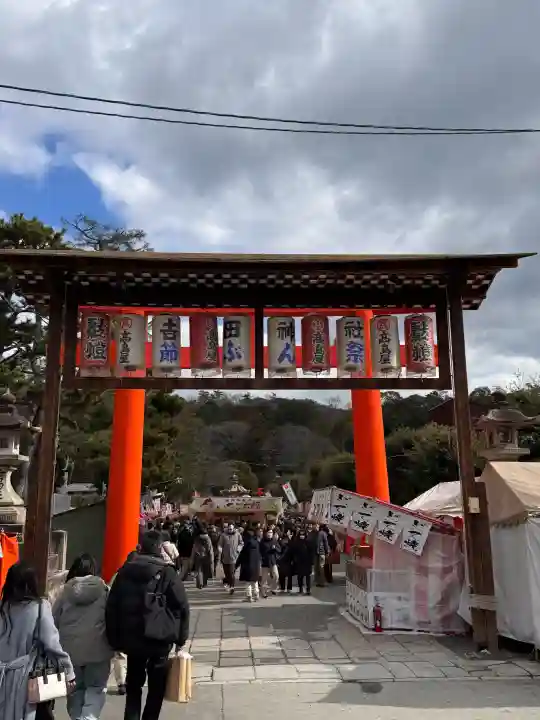 吉田神社の{uncategorized: "未分類", other: "その他", undefined: "問題あり", building: "その他建物", grave: "お墓", sacred_gate: "鳥居", guardian: "狛犬", statue: "像", buddha: "仏像", history: "歴史", nature: "自然", garden: "庭園", animal: "動物", pagoda: "塔", temizu: "手水舎", mountain_gate: "山門・神門", sanctuary: "本殿・本堂", subordinate: "末社・摂社", art: "芸術", scenery: "景色", jizo: "地蔵", ema: "絵馬", goshuin: "御朱印", omikuji: "おみくじ", items: "授与品その他", amulet: "お守り", goshuincho: "御朱印帳", eats: "食事", festival: "お祭り", votive_dance: "神楽", shichigosan: "七五三参", wedding: "結婚式", experience: "体験その他", initially: "初詣", around: "周辺", anti_infection: "感染症対策"}