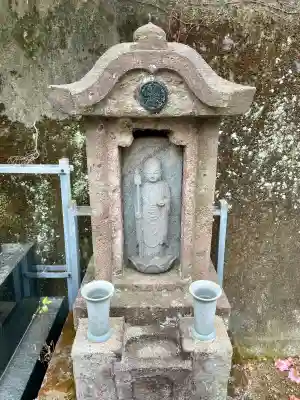 天竜院の{uncategorized: "未分類", other: "その他", undefined: "問題あり", building: "その他建物", grave: "お墓", sacred_gate: "鳥居", guardian: "狛犬", statue: "像", buddha: "仏像", history: "歴史", nature: "自然", garden: "庭園", animal: "動物", pagoda: "塔", temizu: "手水舎", mountain_gate: "山門・神門", sanctuary: "本殿・本堂", subordinate: "末社・摂社", art: "芸術", scenery: "景色", jizo: "地蔵", ema: "絵馬", goshuin: "御朱印", omikuji: "おみくじ", items: "授与品その他", amulet: "お守り", goshuincho: "御朱印帳", eats: "食事", festival: "お祭り", votive_dance: "神楽", shichigosan: "七五三参", wedding: "結婚式", experience: "体験その他", initially: "初詣", around: "周辺", anti_infection: "感染症対策"}