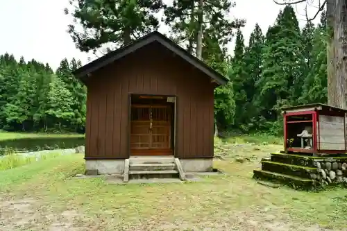 郡殿の池弁財天社(新潟県)