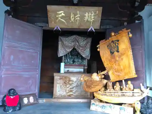 弘安寺の本殿・本堂