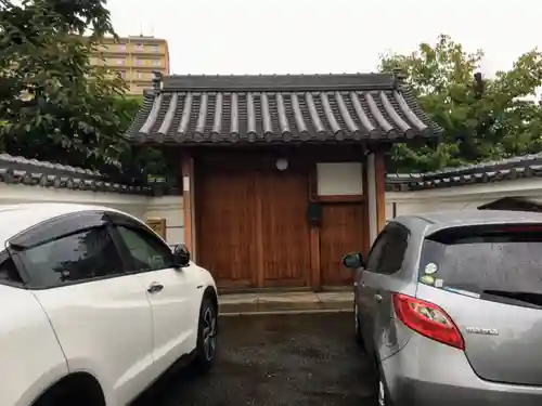 真言宗 瑠璃峯 薬師寺の山門