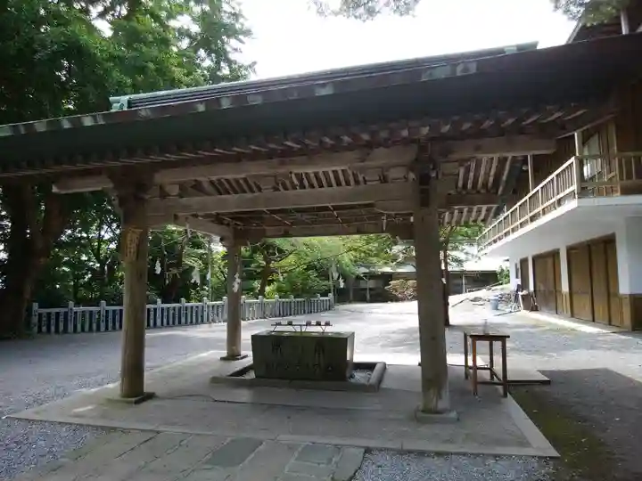 函館八幡宮の手水舎