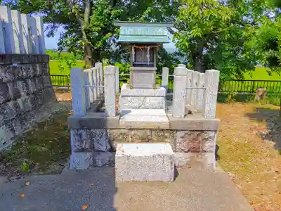 神明社（板葺）の末社・摂社