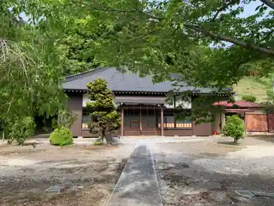 龍性院の本殿・本堂