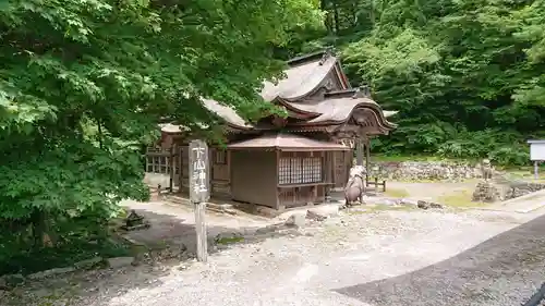 下山神社の本殿