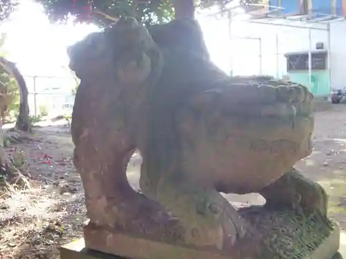 諏訪神社の狛犬