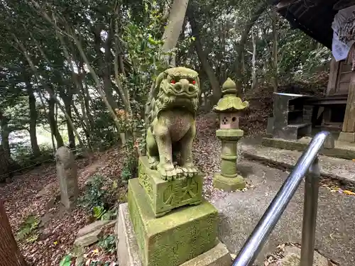 多鯰ヶ池弁天宮の狛犬