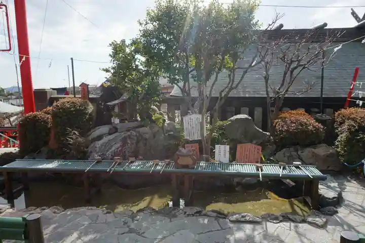 三光稲荷神社の手水舎