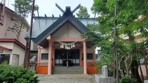 三吉神社の本殿