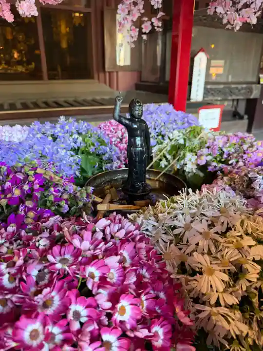 川崎大師(平間寺)の{uncategorized: "未分類", other: "その他", undefined: "問題あり", building: "その他建物", grave: "お墓", sacred_gate: "鳥居", guardian: "狛犬", statue: "像", buddha: "仏像", history: "歴史", nature: "自然", garden: "庭園", animal: "動物", pagoda: "塔", temizu: "手水舎", mountain_gate: "山門・神門", sanctuary: "本殿・本堂", subordinate: "末社・摂社", art: "芸術", scenery: "景色", jizo: "地蔵", ema: "絵馬", goshuin: "御朱印", omikuji: "おみくじ", items: "授与品その他", amulet: "お守り", goshuincho: "御朱印帳", eats: "食事", festival: "お祭り", votive_dance: "神楽", shichigosan: "七五三参", wedding: "結婚式", experience: "体験その他", initially: "初詣", around: "周辺", anti_infection: "感染症対策"}