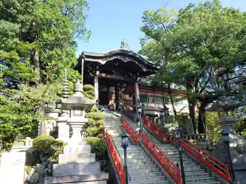 朝護孫子寺の本殿