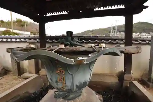 西国寺の手水舎