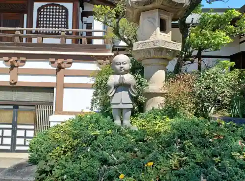 全徳寺の{uncategorized: "未分類", other: "その他", undefined: "問題あり", building: "その他建物", grave: "お墓", sacred_gate: "鳥居", guardian: "狛犬", statue: "像", buddha: "仏像", history: "歴史", nature: "自然", garden: "庭園", animal: "動物", pagoda: "塔", temizu: "手水舎", mountain_gate: "山門・神門", sanctuary: "本殿・本堂", subordinate: "末社・摂社", art: "芸術", scenery: "景色", jizo: "地蔵", ema: "絵馬", goshuin: "御朱印", omikuji: "おみくじ", items: "授与品その他", amulet: "お守り", goshuincho: "御朱印帳", eats: "食事", festival: "お祭り", votive_dance: "神楽", shichigosan: "七五三参", wedding: "結婚式", experience: "体験その他", initially: "初詣", around: "周辺", anti_infection: "感染症対策"}