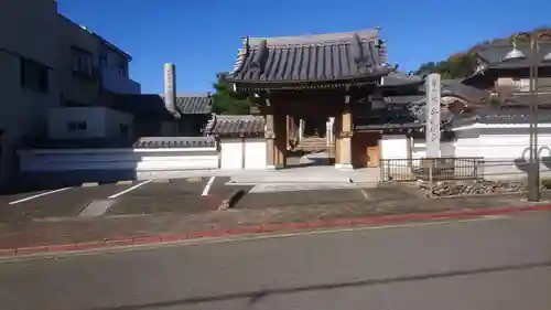 立蔵寺の山門