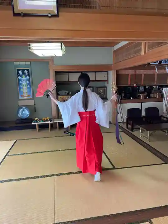 村屋坐弥冨都比売神社(奈良県)