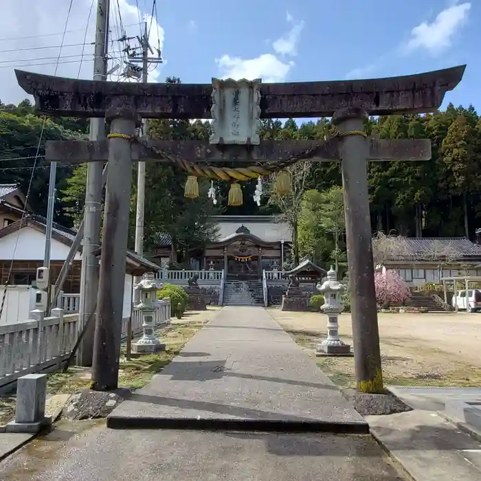 伊夜比咩神社の鳥居