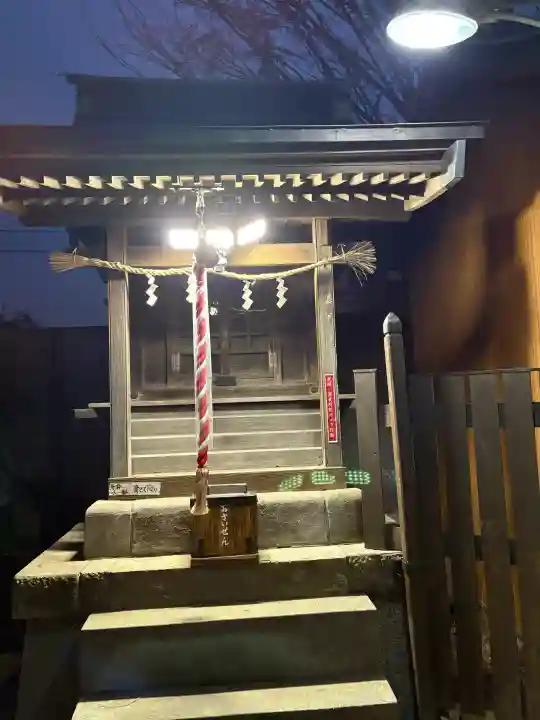 関町南御嶽神社の{uncategorized: "未分類", other: "その他", undefined: "問題あり", building: "その他建物", grave: "お墓", sacred_gate: "鳥居", guardian: "狛犬", statue: "像", buddha: "仏像", history: "歴史", nature: "自然", garden: "庭園", animal: "動物", pagoda: "塔", temizu: "手水舎", mountain_gate: "山門・神門", sanctuary: "本殿・本堂", subordinate: "末社・摂社", art: "芸術", scenery: "景色", jizo: "地蔵", ema: "絵馬", goshuin: "御朱印", omikuji: "おみくじ", items: "授与品その他", amulet: "お守り", goshuincho: "御朱印帳", eats: "食事", festival: "お祭り", votive_dance: "神楽", shichigosan: "七五三参", wedding: "結婚式", experience: "体験その他", initially: "初詣", around: "周辺", anti_infection: "感染症対策"}