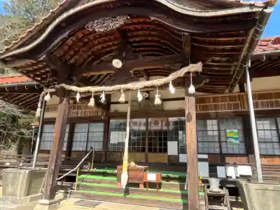 若宮八幡神社の{uncategorized: "未分類", other: "その他", undefined: "問題あり", building: "その他建物", grave: "お墓", sacred_gate: "鳥居", guardian: "狛犬", statue: "像", buddha: "仏像", history: "歴史", nature: "自然", garden: "庭園", animal: "動物", pagoda: "塔", temizu: "手水舎", mountain_gate: "山門・神門", sanctuary: "本殿・本堂", subordinate: "末社・摂社", art: "芸術", scenery: "景色", jizo: "地蔵", ema: "絵馬", goshuin: "御朱印", omikuji: "おみくじ", items: "授与品その他", amulet: "お守り", goshuincho: "御朱印帳", eats: "食事", festival: "お祭り", votive_dance: "神楽", shichigosan: "七五三参", wedding: "結婚式", experience: "体験その他", initially: "初詣", around: "周辺", anti_infection: "感染症対策"}
