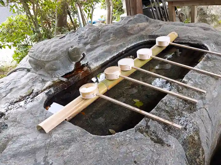 等彌神社の{uncategorized: "未分類", other: "その他", undefined: "問題あり", building: "その他建物", grave: "お墓", sacred_gate: "鳥居", guardian: "狛犬", statue: "像", buddha: "仏像", history: "歴史", nature: "自然", garden: "庭園", animal: "動物", pagoda: "塔", temizu: "手水舎", mountain_gate: "山門・神門", sanctuary: "本殿・本堂", subordinate: "末社・摂社", art: "芸術", scenery: "景色", jizo: "地蔵", ema: "絵馬", goshuin: "御朱印", omikuji: "おみくじ", items: "授与品その他", amulet: "お守り", goshuincho: "御朱印帳", eats: "食事", festival: "お祭り", votive_dance: "神楽", shichigosan: "七五三参", wedding: "結婚式", experience: "体験その他", initially: "初詣", around: "周辺", anti_infection: "感染症対策"}