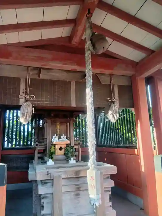 柳津稲荷社の{uncategorized: "未分類", other: "その他", undefined: "問題あり", building: "その他建物", grave: "お墓", sacred_gate: "鳥居", guardian: "狛犬", statue: "像", buddha: "仏像", history: "歴史", nature: "自然", garden: "庭園", animal: "動物", pagoda: "塔", temizu: "手水舎", mountain_gate: "山門・神門", sanctuary: "本殿・本堂", subordinate: "末社・摂社", art: "芸術", scenery: "景色", jizo: "地蔵", ema: "絵馬", goshuin: "御朱印", omikuji: "おみくじ", items: "授与品その他", amulet: "お守り", goshuincho: "御朱印帳", eats: "食事", festival: "お祭り", votive_dance: "神楽", shichigosan: "七五三参", wedding: "結婚式", experience: "体験その他", initially: "初詣", around: "周辺", anti_infection: "感染症対策"}