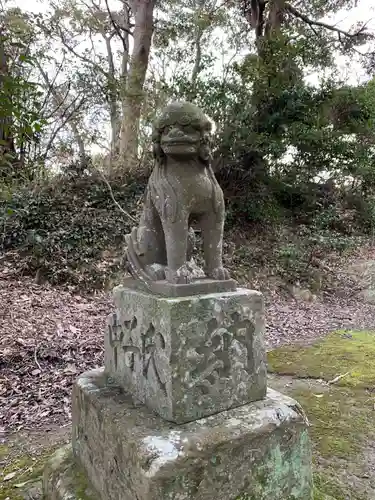 諏訪神社の狛犬