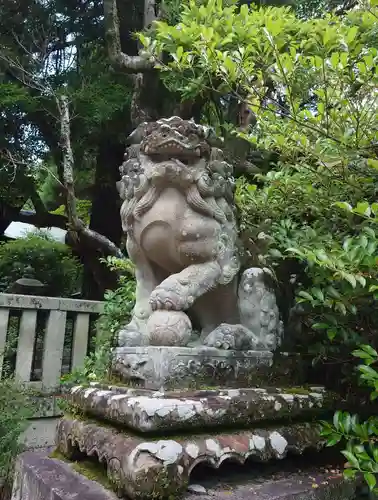 岡崎神社の狛犬