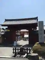 薬師寺の山門・神門