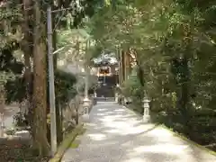 行縢神社の建物その他