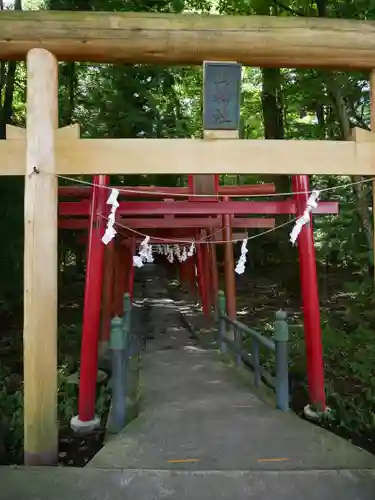 新屋山神社の鳥居