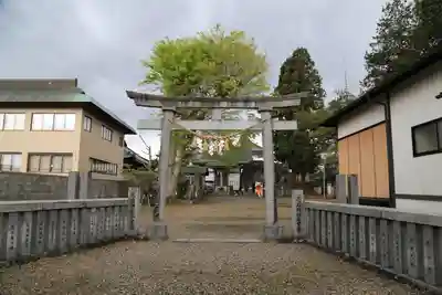 三ツ石神社の鳥居