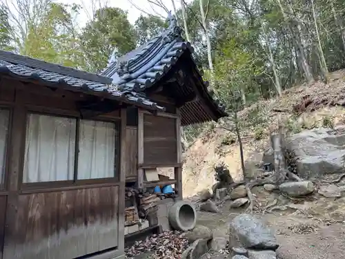 足次神社の本殿