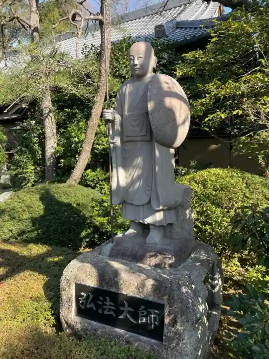 東長谷寺 薬王院の{uncategorized: "未分類", other: "その他", undefined: "問題あり", building: "その他建物", grave: "お墓", sacred_gate: "鳥居", guardian: "狛犬", statue: "像", buddha: "仏像", history: "歴史", nature: "自然", garden: "庭園", animal: "動物", pagoda: "塔", temizu: "手水舎", mountain_gate: "山門・神門", sanctuary: "本殿・本堂", subordinate: "末社・摂社", art: "芸術", scenery: "景色", jizo: "地蔵", ema: "絵馬", goshuin: "御朱印", omikuji: "おみくじ", items: "授与品その他", amulet: "お守り", goshuincho: "御朱印帳", eats: "食事", festival: "お祭り", votive_dance: "神楽", shichigosan: "七五三参", wedding: "結婚式", experience: "体験その他", initially: "初詣", around: "周辺", anti_infection: "感染症対策"}