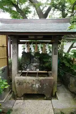 龍王宮秀郷社（橋守神社）の手水舎