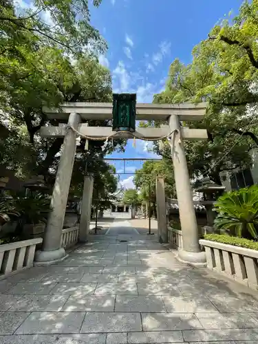 難波八阪神社の鳥居