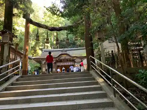 狭井坐大神荒魂神社(狭井神社)の鳥居