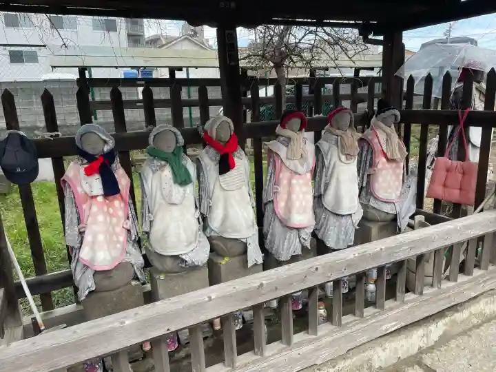 沼影観音堂(廣田寺)の{uncategorized: "未分類", other: "その他", undefined: "問題あり", building: "その他建物", grave: "お墓", sacred_gate: "鳥居", guardian: "狛犬", statue: "像", buddha: "仏像", history: "歴史", nature: "自然", garden: "庭園", animal: "動物", pagoda: "塔", temizu: "手水舎", mountain_gate: "山門・神門", sanctuary: "本殿・本堂", subordinate: "末社・摂社", art: "芸術", scenery: "景色", jizo: "地蔵", ema: "絵馬", goshuin: "御朱印", omikuji: "おみくじ", items: "授与品その他", amulet: "お守り", goshuincho: "御朱印帳", eats: "食事", festival: "お祭り", votive_dance: "神楽", shichigosan: "七五三参", wedding: "結婚式", experience: "体験その他", initially: "初詣", around: "周辺", anti_infection: "感染症対策"}