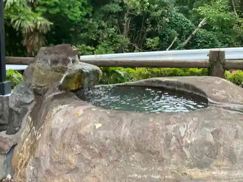 殿湯神社の手水舎