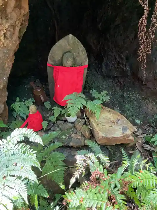 不動明王堂(不動明王の滝)の地蔵