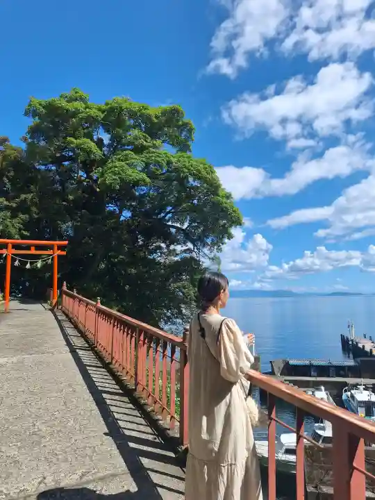 竹生島神社(都久夫須麻神社)の{uncategorized: "未分類", other: "その他", undefined: "問題あり", building: "その他建物", grave: "お墓", sacred_gate: "鳥居", guardian: "狛犬", statue: "像", buddha: "仏像", history: "歴史", nature: "自然", garden: "庭園", animal: "動物", pagoda: "塔", temizu: "手水舎", mountain_gate: "山門・神門", sanctuary: "本殿・本堂", subordinate: "末社・摂社", art: "芸術", scenery: "景色", jizo: "地蔵", ema: "絵馬", goshuin: "御朱印", omikuji: "おみくじ", items: "授与品その他", amulet: "お守り", goshuincho: "御朱印帳", eats: "食事", festival: "お祭り", votive_dance: "神楽", shichigosan: "七五三参", wedding: "結婚式", experience: "体験その他", initially: "初詣", around: "周辺", anti_infection: "感染症対策"}