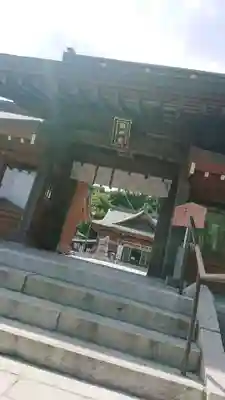 岡田神社の山門・神門