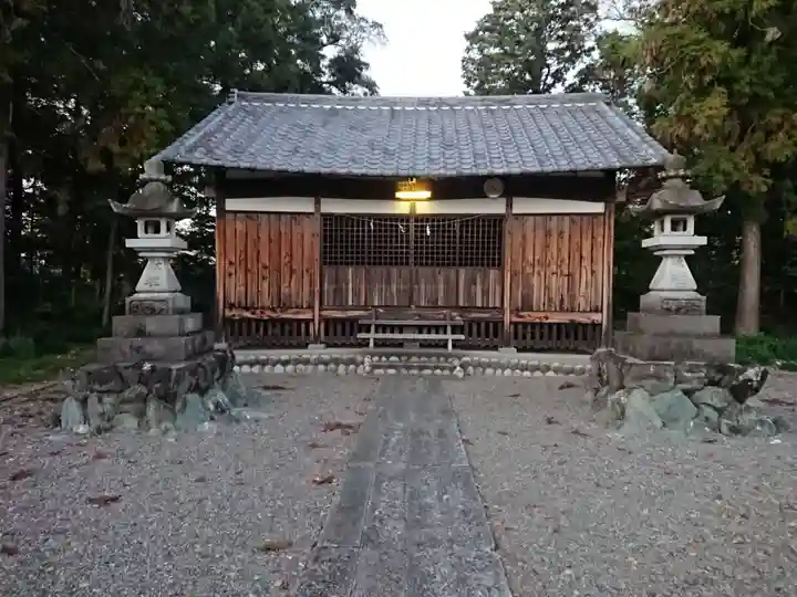 八幡神社の本殿・本堂